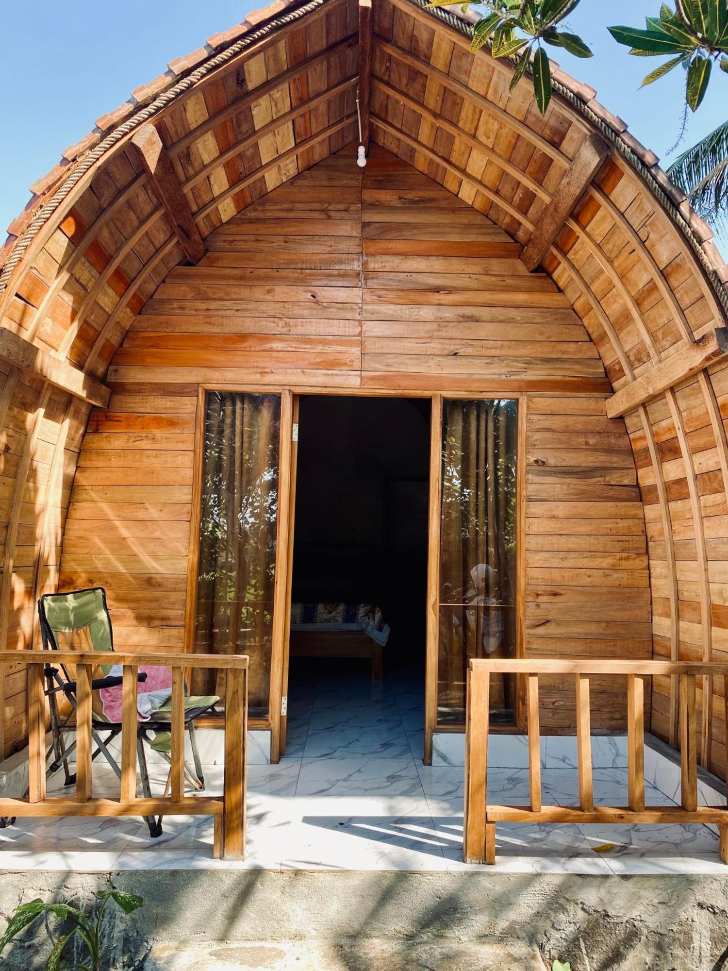 Dikaloha Surfschool And Stay Airsatang Exterior photo
